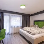 Sieglinde Color Bed and breakfast *